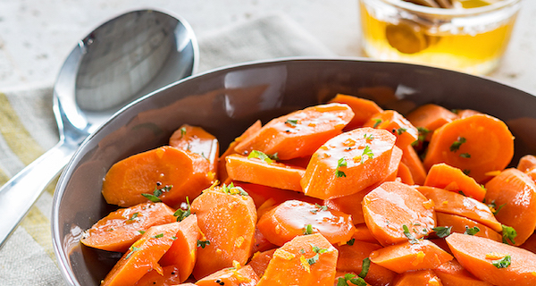20230817T145322204ZHoney Glazed Citrus Carrots600x320